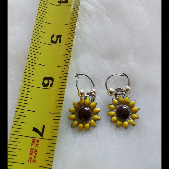 Sunflower Flower Earrings - Picture 4 of 4